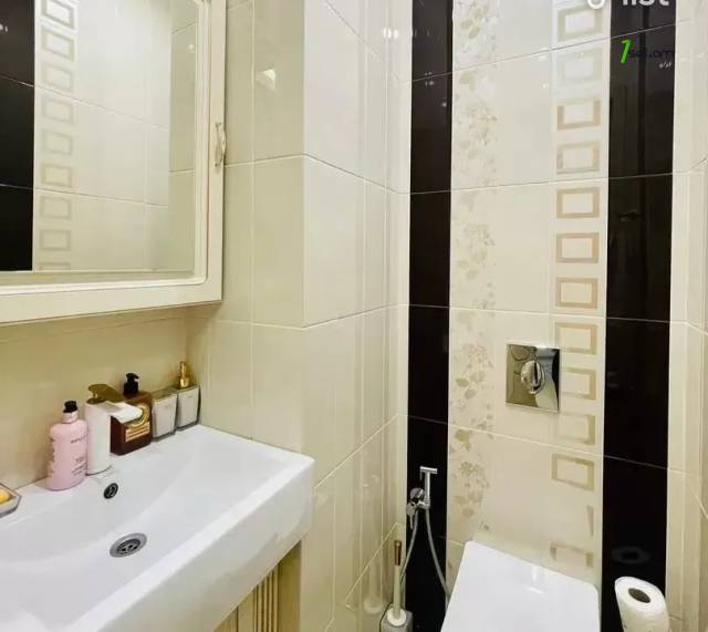 3 սենյականոց բնակարան նորակառույց շենքում Ռոստոմի փողոցում, 130 քմ, 5/10 հարկ, 2 սանհանգույց