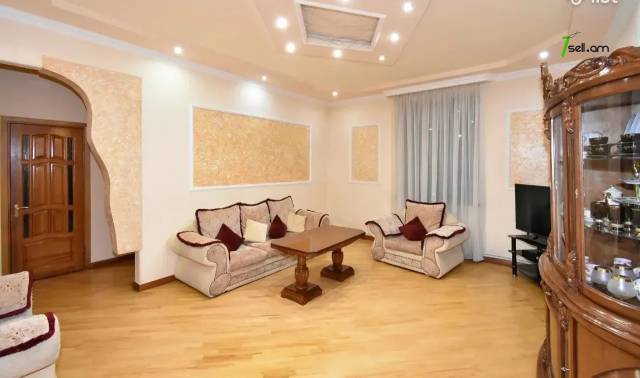 4 սենյականոց բնակարան Էրեբունու փողոցում, 104 ք.մ., 3/5 հարկ, բարձր առաստաղներ