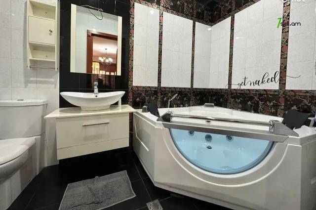 3 սենյականոց բնակարան նորակառույց շենքում Արամի փողոցում, 143 քմ, 4/13 հարկ, 2 սանհանգույց