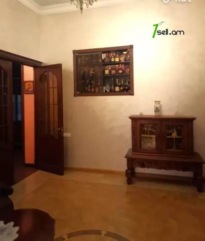 5 սենյականոց բնակարան կենտրոնում, 120 ք.մ., 2 սանհանգույց, բարձր առաստաղներ, 2/5 հարկ