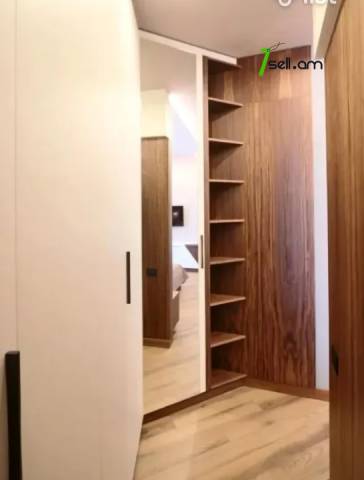 3 սենյականոց բնակարան Ազատության պողոտայում, 109 ք.մ., 2 սանհանգույց, բարձր առաստաղներ