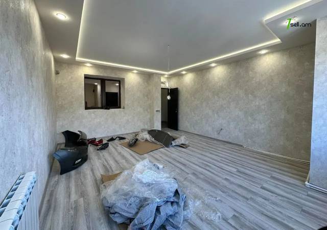 4 սենյականոց բնակարան Մոլդովական փողոցում, 100 ք.մ., 2/5 հարկ, կապիտալ վերանորոգված, քարե շենք