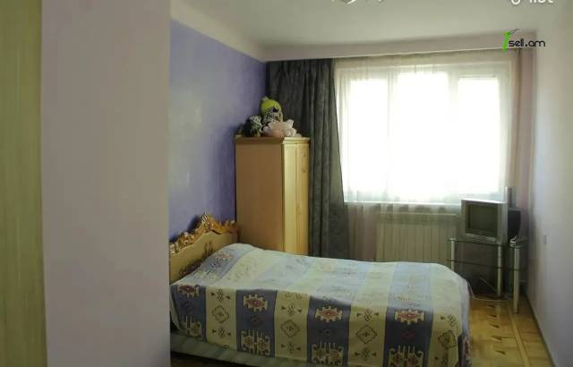 4 սենյականոց բնակարան Դրոյի փողոցում, 91 ք.մ., կապիտալ վերանորոգված, քարե շենք