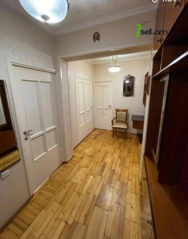 4 սենյականոց բնակարան, Սայաթ-Նովա թաղամաս, 100 քմ, 1/9 հարկ, 2 սանհանգույց, կոսմետիկ վերանորոգում