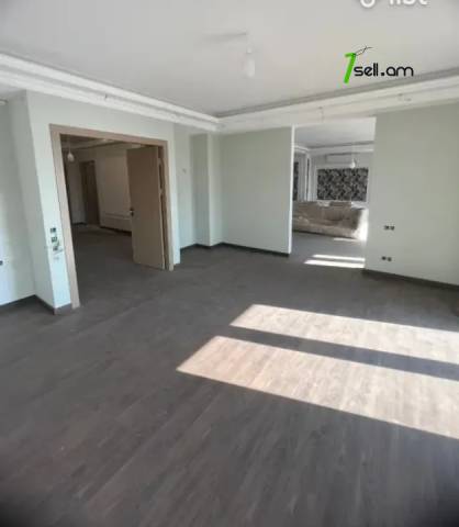 Ընդարձակ 4 սենյականոց բնակարան նորակառույց շենքում Տիգրան Պետրոսյան փողոցում, 277 ք.մ., 2/9 հարկ