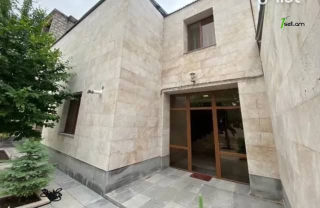 Երկու հարկանի տուն Մարշալ Խուդյակովի փողոցում Ավանում, 262 քմ, 3+ սանհանգույց, կապիտալ վերանորոգված