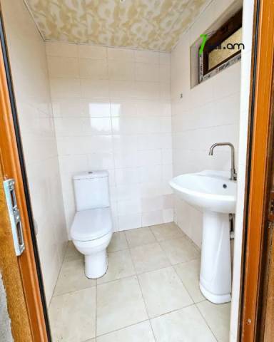 Երկու հարկանի քարե տուն Ջրվեժում, 1400 ք.մ., 3+ սանհանգույց, կապիտալ վերանորոգված