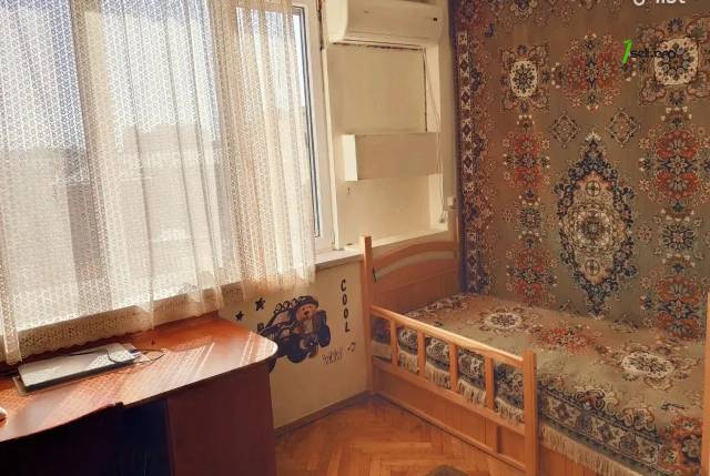 3 սենյականոց բնակարան Մեսրոպ Մաշտոցի պողոտայում, 96 քմ, կոսմետիկ վերանորոգում, քարե շենք