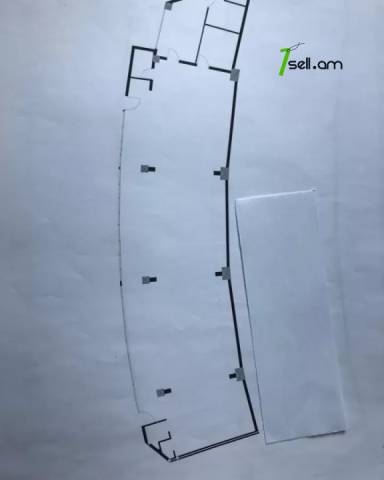 Բազմաֆունկցիոնալ գույք Դերենիկ Դեմիրճյանի փողոցում կենտրոնում, 241 ք.մ.