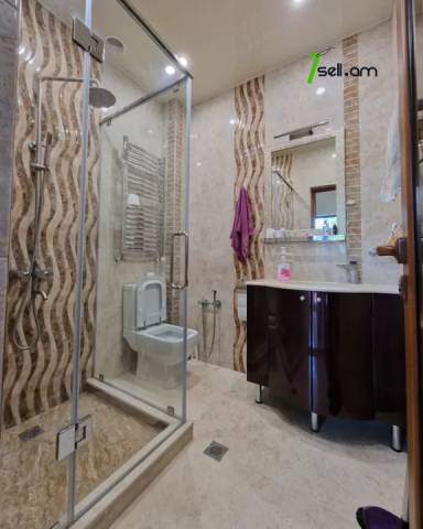 Երկու հարկանի քարե տուն Ջրվեժում, 1200 քմ, 3+ սանհանգույց, եվրովերանորոգված