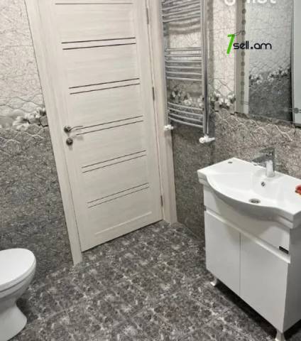 2 սենյականոց բնակարան նորակառույց շենքում Անաստաս Միկոյանի փողոցում, 64 ք.մ., բարձր առաստաղներ