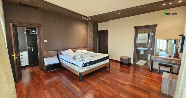 Երկու հարկանի քարե տուն, Վահագնի Թաղամաս Աջափնյակում, 1750 ք.մ., 3+ սանհանգույց