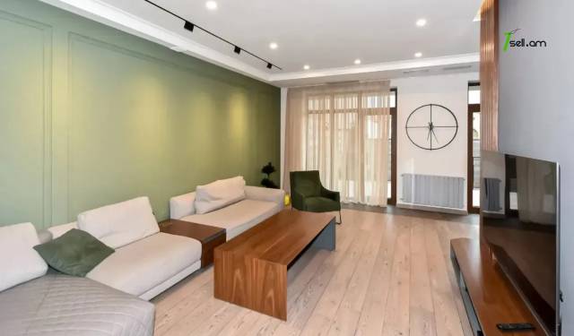 Երկու հարկանի թաունհաուզ Ծարավ Աղբյուր փողոցում Ավանում, 270 քմ, 3+ սանհանգույց