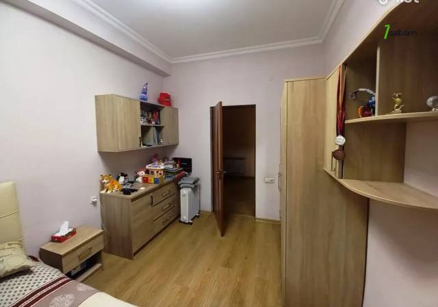 3 սենյականոց բնակարան նորակառույց շենքում Նիկողայոս Ադոնցի փողոցում, 101 ք.մ., 2 սանհանգույց