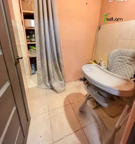 4 սենյականոց բնակարան Գուսան Շերամի փողոցում, 100 քմ, կապիտալ վերանորոգված, քարե շենք