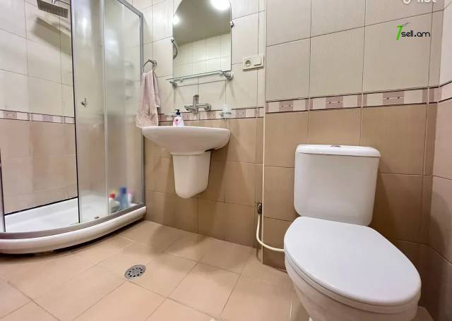 2 սենյականոց բնակարան Կոմիտասի պողոտայում, 70 քմ, նախավերջին հարկ, բարձր առաստաղներ