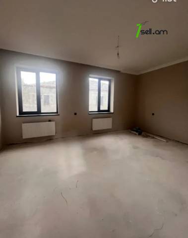 Երկու հարկանի տուն Առինջ 21-րդ փողոցում Առինջում, 12 քմ, 2 սանհանգույց, մասնակի վերանորոգում