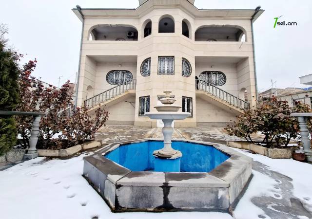 Չորս հարկանի քարե տուն Արաբկիր փողոցում Քասախում, 1000 ք.մ., 3+ սանհանգույց, եվրովերանորոգված