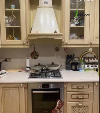 3 սենյականոց բնակարան Արցախի պողոտայում, 80 քմ, 2/5 հարկ, կապիտալ վերանորոգված, քարե շենք