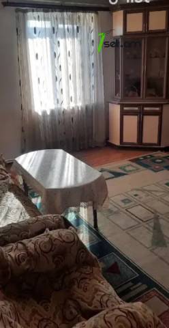 3 սենյականոց բնակարան Շարուրի փողոցում, 78 ք.մ., բարձր առաստաղներ, մի քանի պատշգամբ, քարե շենք