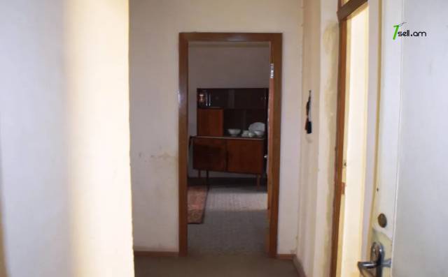 3 սենյականոց բնակարան Միխայիլ Սալտիկով-Շեդրինի փողոցում, 86 ք.մ., քարե շենք