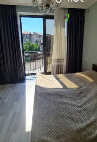 3 սենյականոց բնակարան Չարենցի փողոցում, 90 ք.մ., բարձր առաստաղներ, 3/5 հարկ