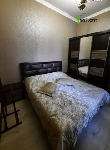 4 սենյականոց բնակարան կենտրոնում, 82 ք.մ., 2 սանհանգույց, բարձր առաստաղներ, կապիտալ վերանորոգված