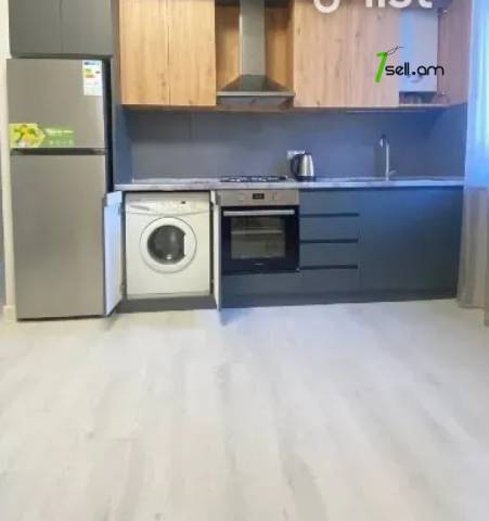 2 սենյականոց բնակարան Կոմիտասի պողոտայում, 42 ք.մ., 3/5 հարկ, կապիտալ վերանորոգված, քարե շենք