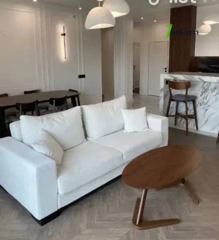 4 սենյականոց բնակարան նորակառույց շենքում Վերին Անտառային փողոցում, 118 ք.մ., բարձր առաստաղներ