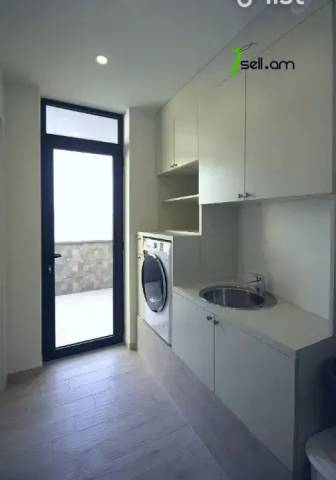 Ընդարձակ 4 սենյականոց բնակարան նորակառույց շենքում Վարդանանց փողոցում, 206 քմ, 20/23 հարկ