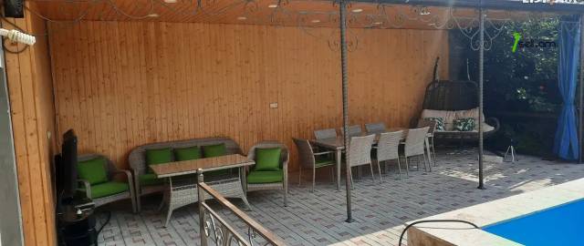 Երկու հարկանի քարե տուն Դավիթ Բեկի փողոցում Էրեբունիում, 530 ք.մ., 2 սանհանգույց