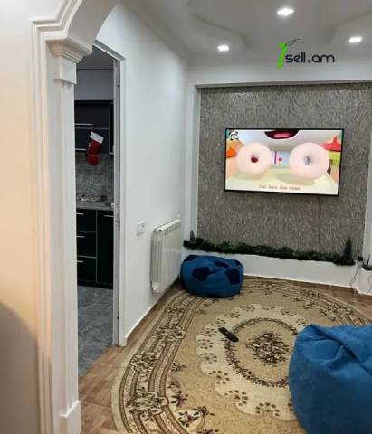 2 սենյականոց բնակարան Դրոյի փողոցում, 50 ք.մ., նախավերջին հարկ, կապիտալ վերանորոգված, քարե շենք