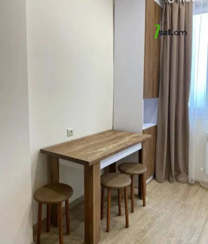 2 սենյականոց բնակարան Վահրամ Փափազյան փողոցում, 47 քմ, 3/5 հարկ, եվրովերանորոգված, քարե շենք