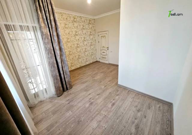 Երկու հարկանի քարե տուն, Գ-1 թաղամաս Աջափնյակում, 1080 ք.մ., 3+ սանհանգույց, կապիտալ վերանորոգված