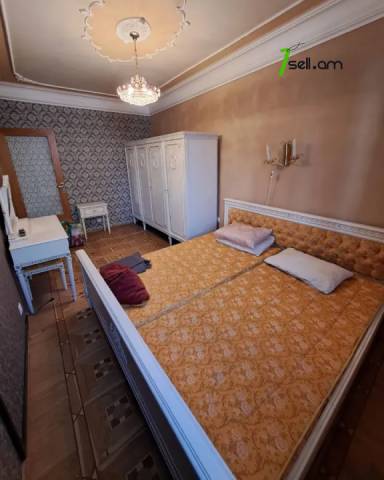 3 սենյականոց բնակարան Սունդուկյան փողոցում, 80 ք.մ., 6/9 հարկ, կապիտալ վերանորոգված