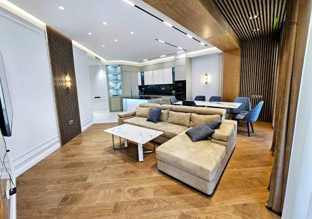 4 սենյականոց բնակարան նորակառույց շենքում Անտառային փողոցում, 120 ք.մ., 2 սանհանգույց