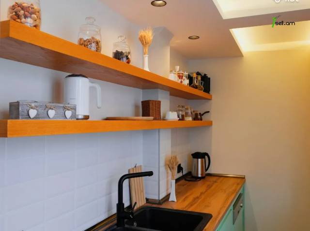 3 սենյականոց բնակարան Դավիթ Անհաղթի փողոցում, 76 ք.մ., 2/4 հարկ, դիզայներական ոճով վերանորոգված