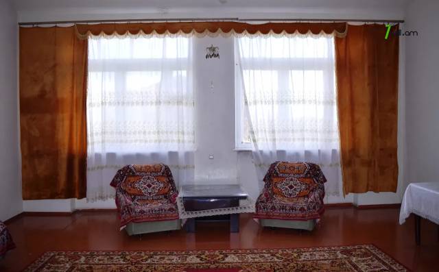 Երկու հարկանի քարե տուն, Վ. Սարգսյան փողոց 1-ին թաղամաս Գյումրիում, 308 ք.մ., կոսմետիկ վերանորոգում