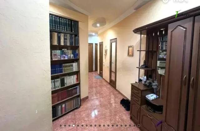 3 սենյականոց բնակարան նորակառույց շենքում Լենինգրադյան փողոցում, 85 ք.մ., եվրովերանորոգված