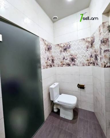 Երկու հարկանի տուն Ամառանոցային փողոցում Ջրվեժում, 2100 ք.մ., 2 սանհանգույց, կապիտալ վերանորոգված