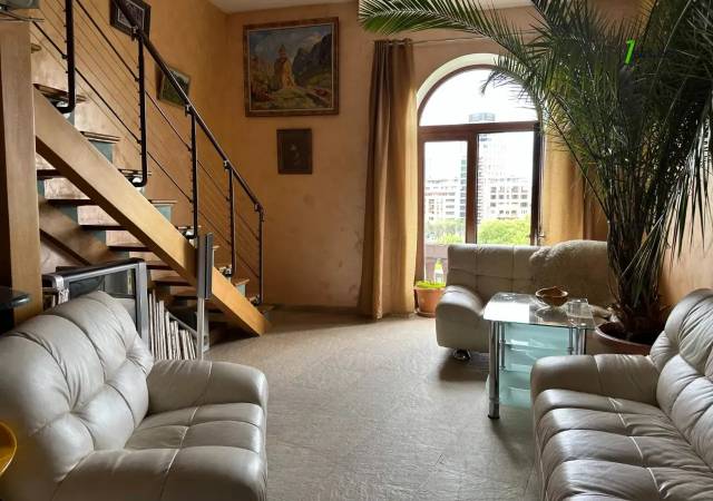 6 սենյականոց բնակարան Տերյան փողոցում, 162 քմ, 3/5 հարկ, 2 սանհանգույց, բարձր առաստաղներ