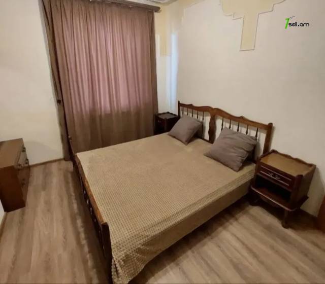 3 սենյականոց բնակարան Սայաթ-Նովայի պողոտայում, 80 քմ, 8/10 հարկ, կոսմետիկ վերանորոգում