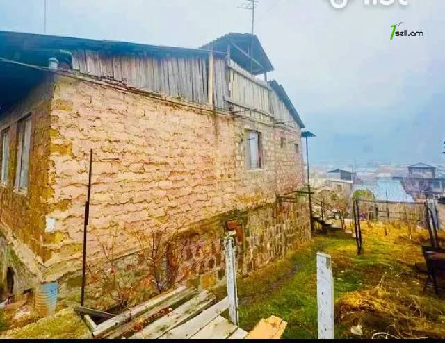 Հողատարածք բնակելի շինությունների համար Էրեբունու փողոցում Էրեբունիում, 580 քմ