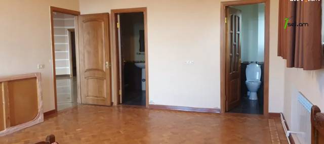 Երկու հարկանի քարե տուն Նորքի 1-ին փողոցում Նորք Մարաշում, 800 ք.մ., 3+ սանհանգույց