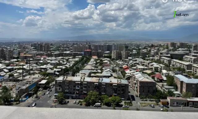2 սենյականոց բնակարան նորակառույց շենքում Պարույր Սևակի փողոցում, 81 քմ, բարձր առաստաղներ