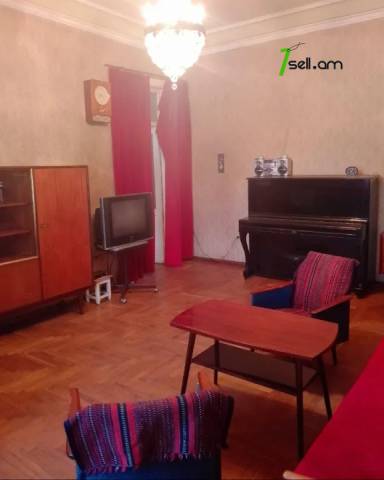 2 սենյականոց բնակարան Պարոնյան փողոցում, 70 ք.մ., բարձր առաստաղներ, 2/5 հարկ, կոսմետիկ վերանորոգում