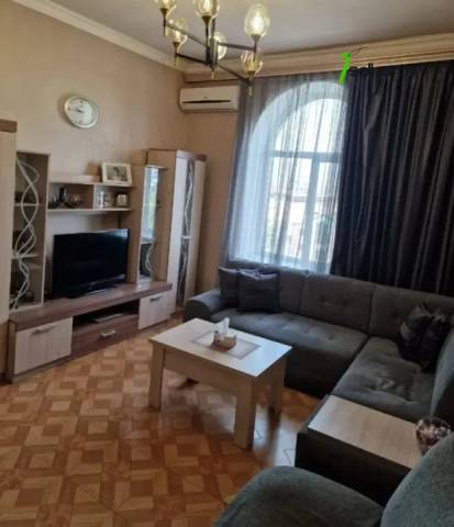 2 սենյականոց բնակարան Արշակունյաց պողոտայում, 62 ք.մ., բարձր առաստաղներ, կոսմետիկ վերանորոգում