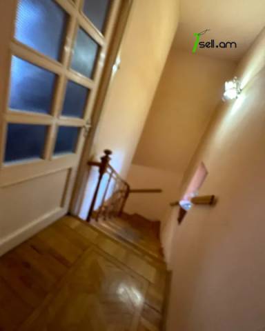 Երկու հարկանի քարե տուն Մարշալ Բաղրամյան պողոտայում Արաբկիրում, 130 ք.մ., 2 սանհանգույց