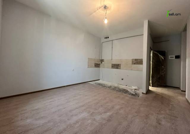 3 սենյականոց բնակարան նորակառույց շենքում Մելքումովի փողոցում, 61 ք.մ., 2/4 հարկ