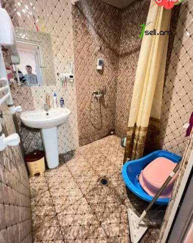 4 սենյականոց բնակարան Գուսան Շերամի փողոցում, 100 քմ, կապիտալ վերանորոգված, քարե շենք